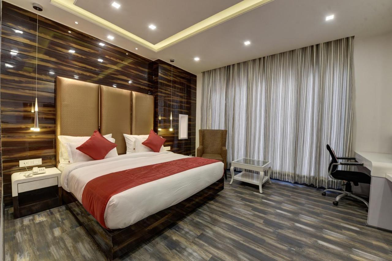 Hotel Golden Tree à Noida Extérieur photo