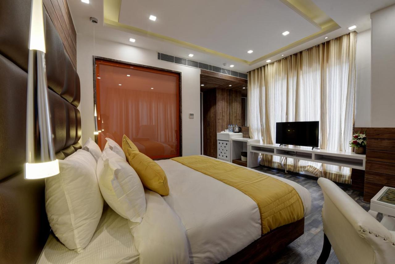 Hotel Golden Tree à Noida Extérieur photo