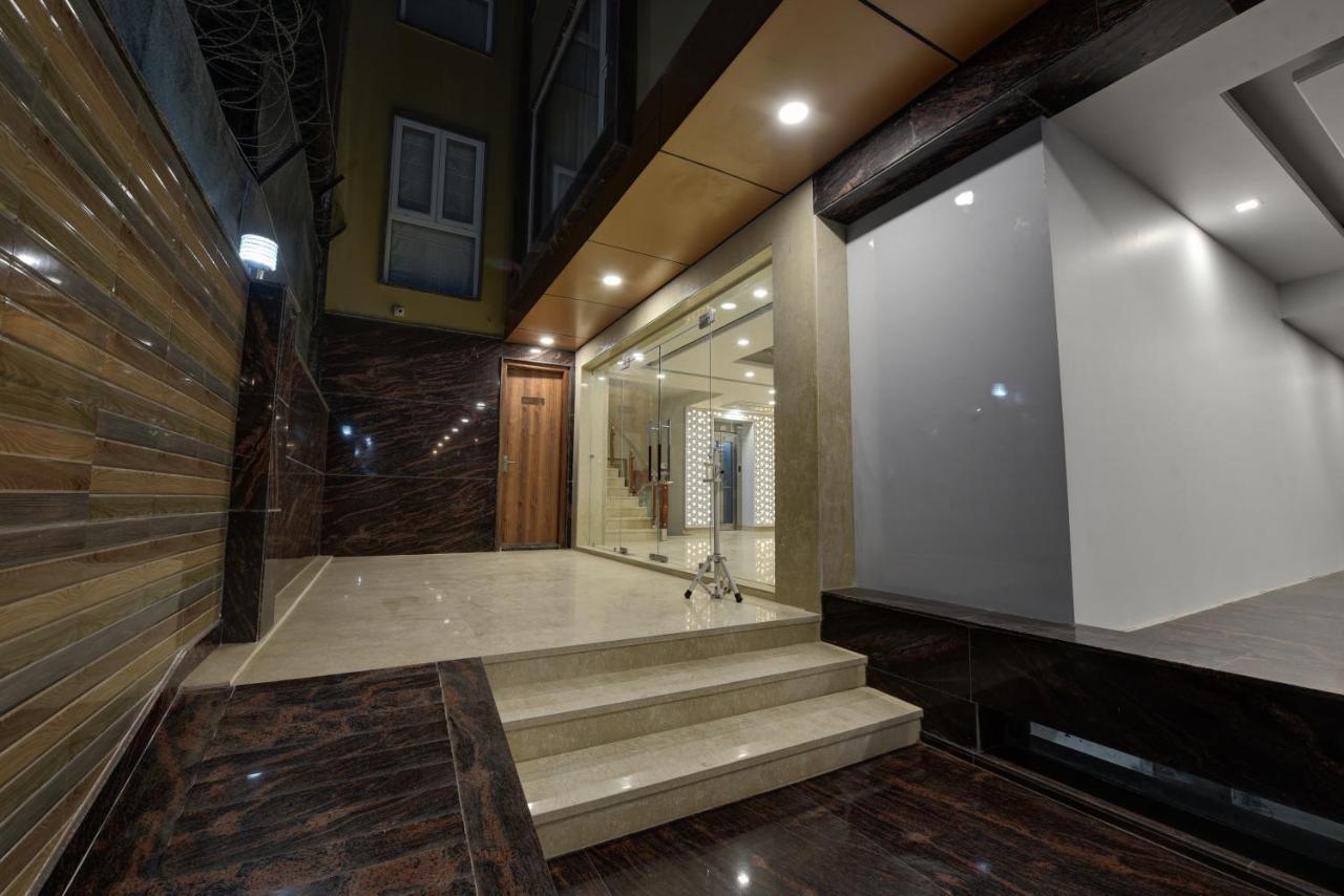 Hotel Golden Tree à Noida Extérieur photo