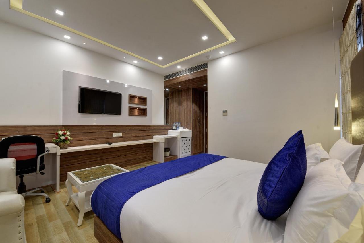 Hotel Golden Tree à Noida Extérieur photo