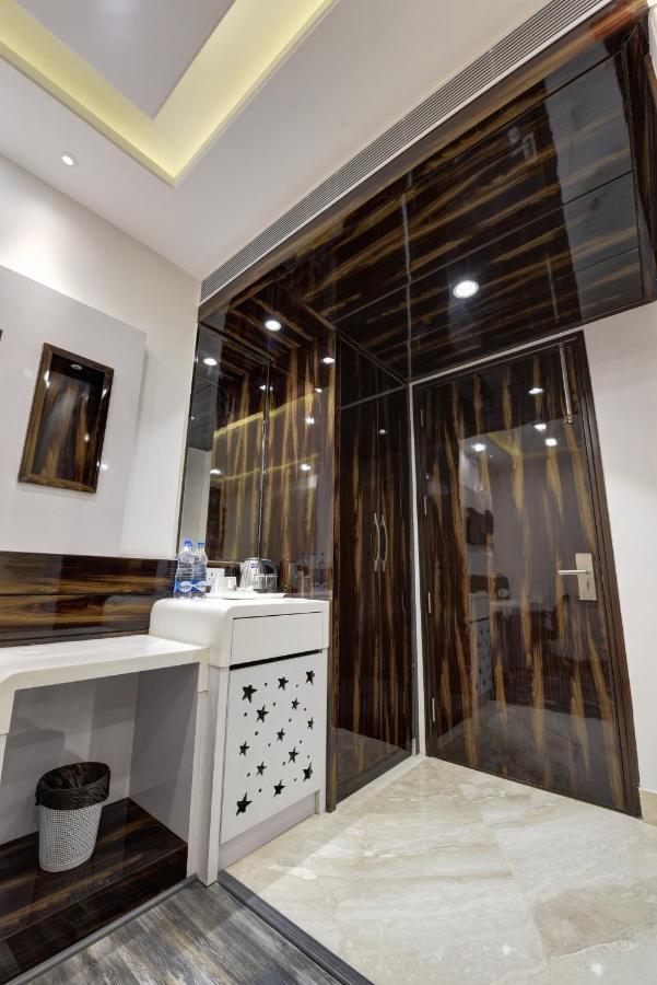 Hotel Golden Tree à Noida Extérieur photo