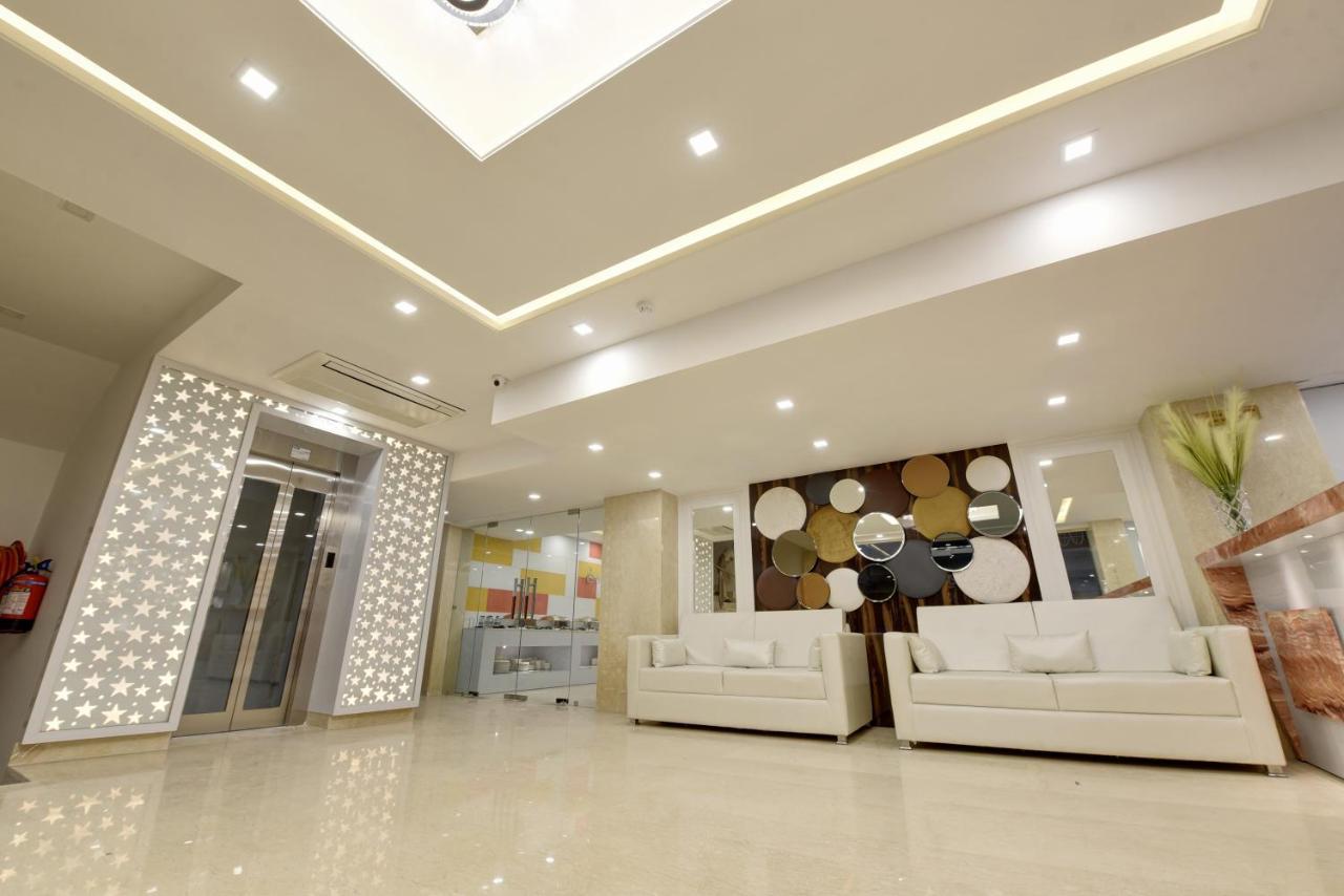 Hotel Golden Tree à Noida Extérieur photo