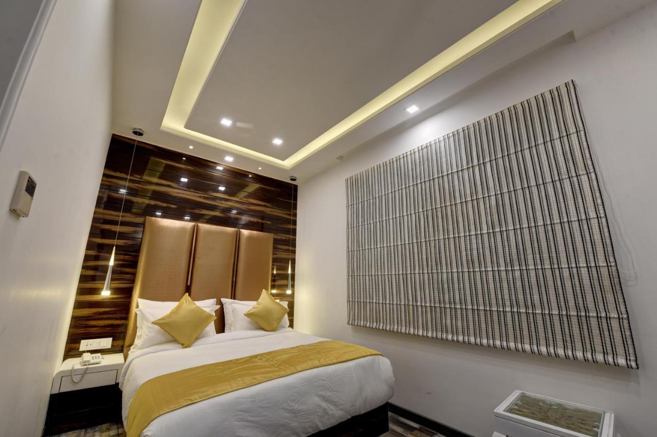 Hotel Golden Tree à Noida Extérieur photo