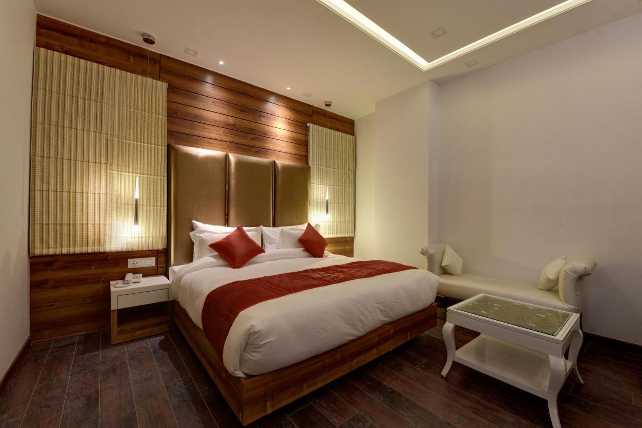 Hotel Golden Tree à Noida Extérieur photo