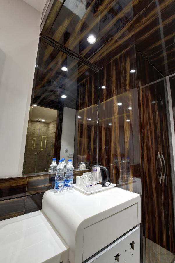 Hotel Golden Tree à Noida Extérieur photo