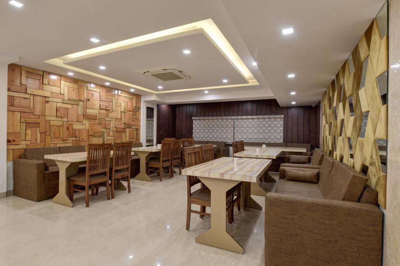Hotel Golden Tree à Noida Extérieur photo